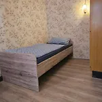 Fuer Familien, Montagen Arbeiter, Und Und Und, Sweet Apartment *