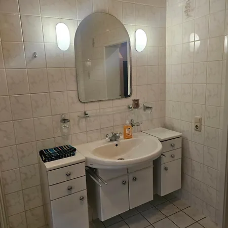 Fuer Familien, Montagen Arbeiter, Und Und Und, Sweet