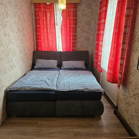 Fuer Familien, Montagen Arbeiter, Und Und Und, Sweet Apartment Rosswein