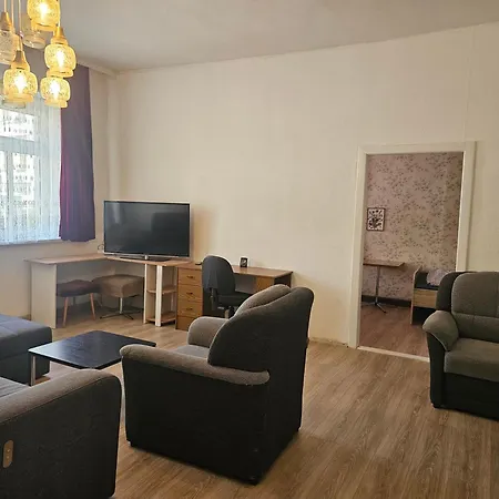 Centrum Fuer Familien, Montagen Arbeiter, Und Und Und, Sweet