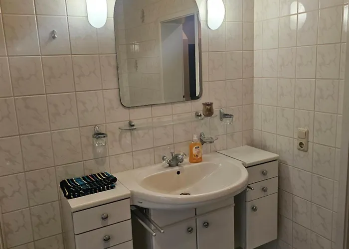 Fuer Familien, Montagen Arbeiter, Und Und Und, Sweet