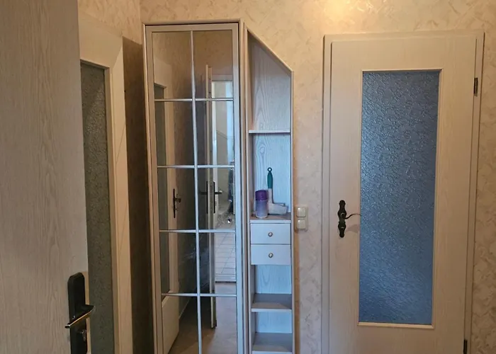 Fuer Familien, Montagen Arbeiter, Und Und Und, Sweet Apartment