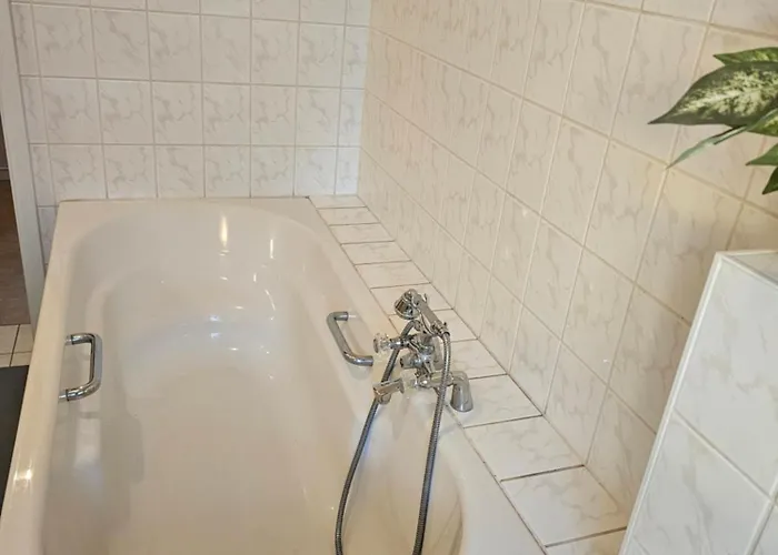 Fuer Familien, Montagen Arbeiter, Und Und Und, Sweet Rosswein