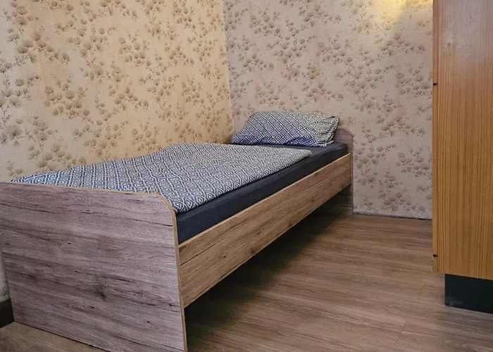 Fuer Familien, Montagen Arbeiter, Und Und Und, Sweet Apartment *